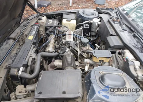 1988 Buick Electra Park Avenue z USA, uszkodzony, nr VIN 1G4CW51C0J1650875